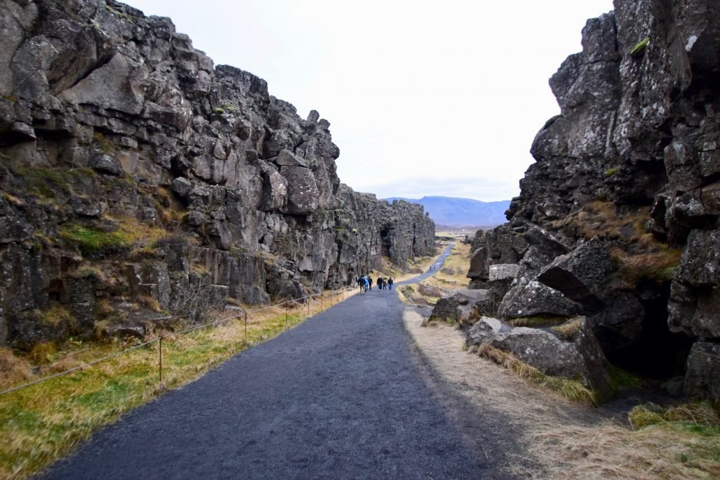 an image showing the Eurasian and North American plate separating