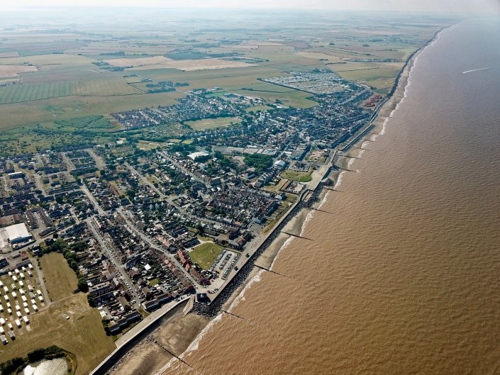 View across Withernsea sea front - view north