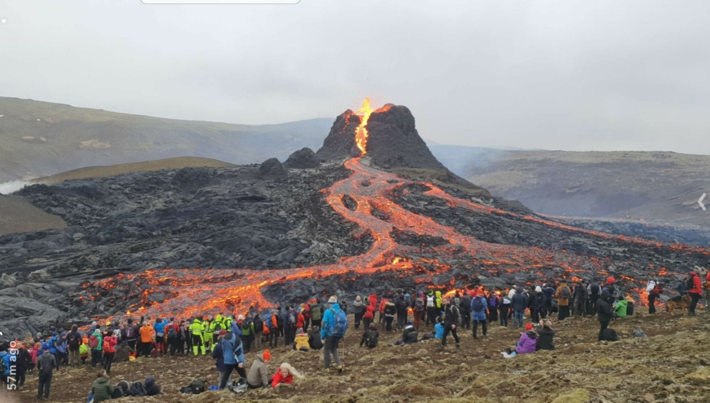 Crowds flock to Fagradalsfjall - image courtesy of Guðni Oddgeirsson